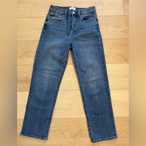 CHARLIE HIGH RISE CLASSIC STRAIGHT JEAN
